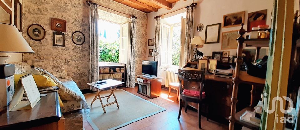 Villa storica 27 locali di 450 m² in Fermo (63900)