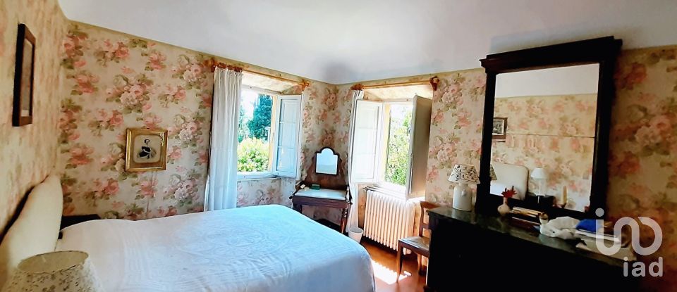 Villa storica 27 locali di 450 m² in Fermo (63900)