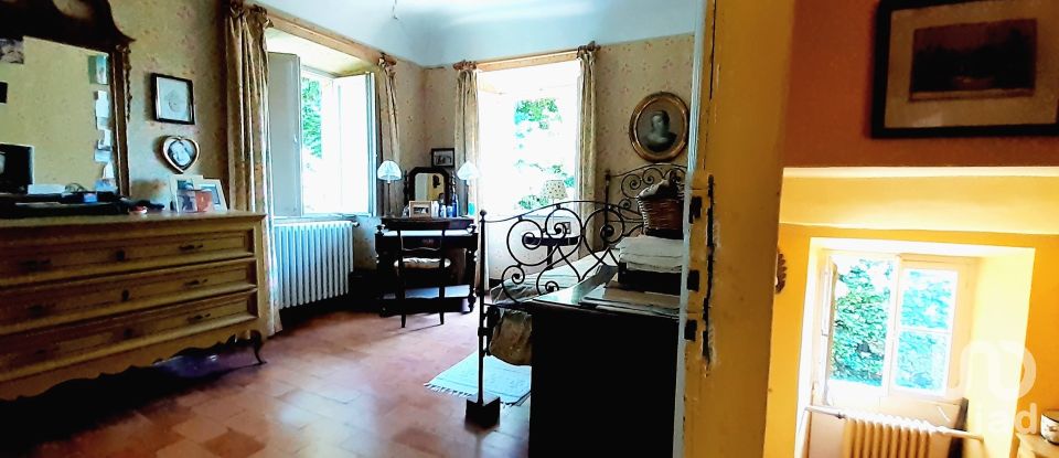 Villa storica 27 locali di 450 m² in Fermo (63900)