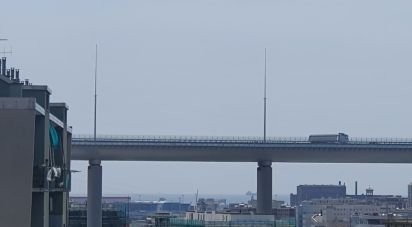 Loft 4 locali di 60 m² a Genova (16159)