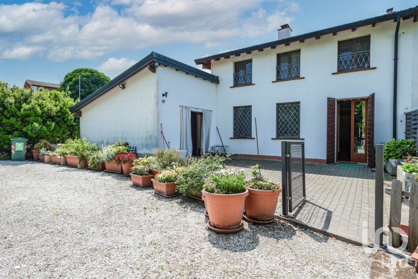 Casa indipendente / Villa 5 locali di 197 m² in Ostiglia (46035)