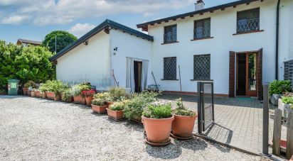 Casa indipendente / Villa 5 locali di 197 m² in Ostiglia (46035)