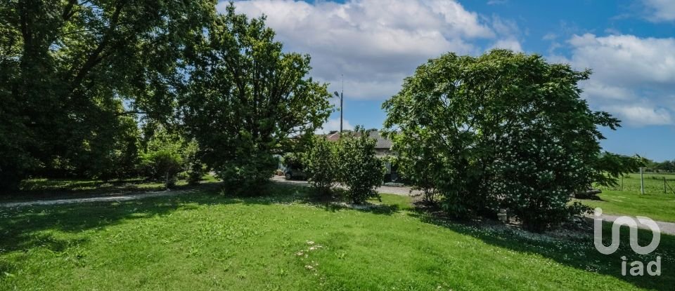 Casa indipendente / Villa 5 locali di 197 m² in Ostiglia (46035)