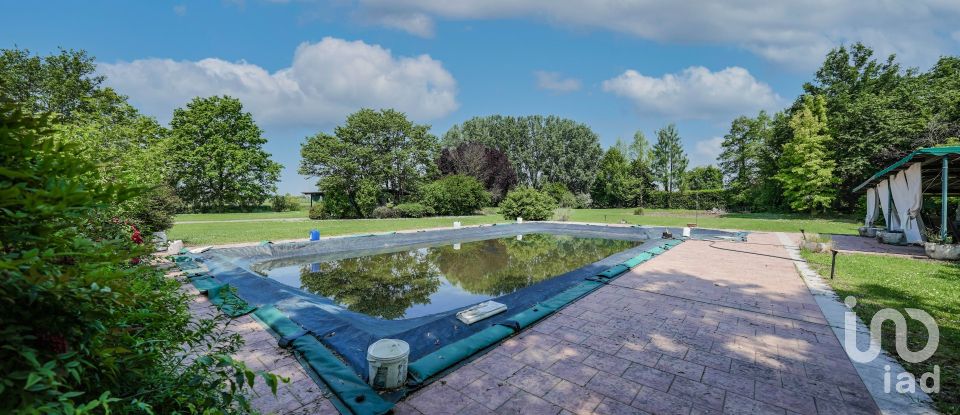 Casa indipendente / Villa 5 locali di 197 m² in Ostiglia (46035)