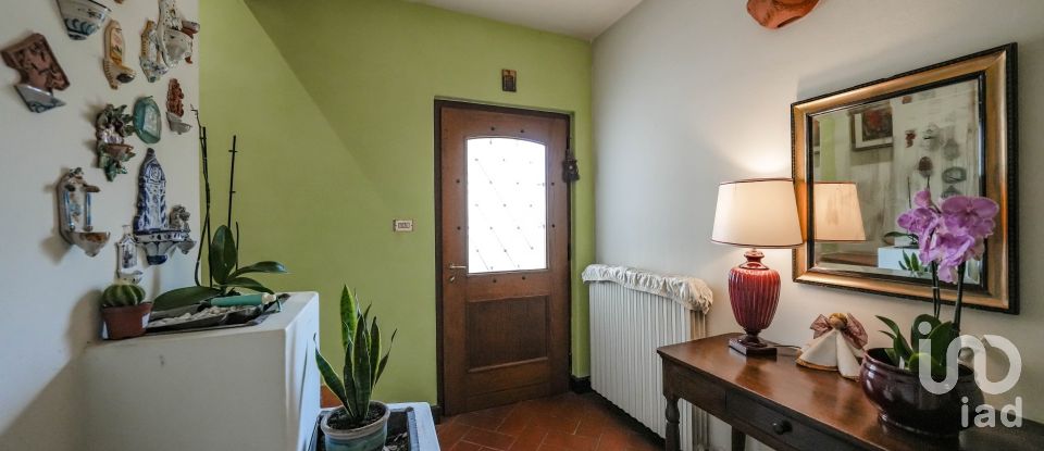 Casa indipendente / Villa 5 locali di 197 m² in Ostiglia (46035)