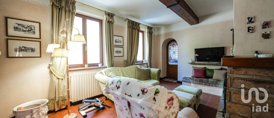 Casa indipendente / Villa 5 locali di 197 m² in Ostiglia (46035)