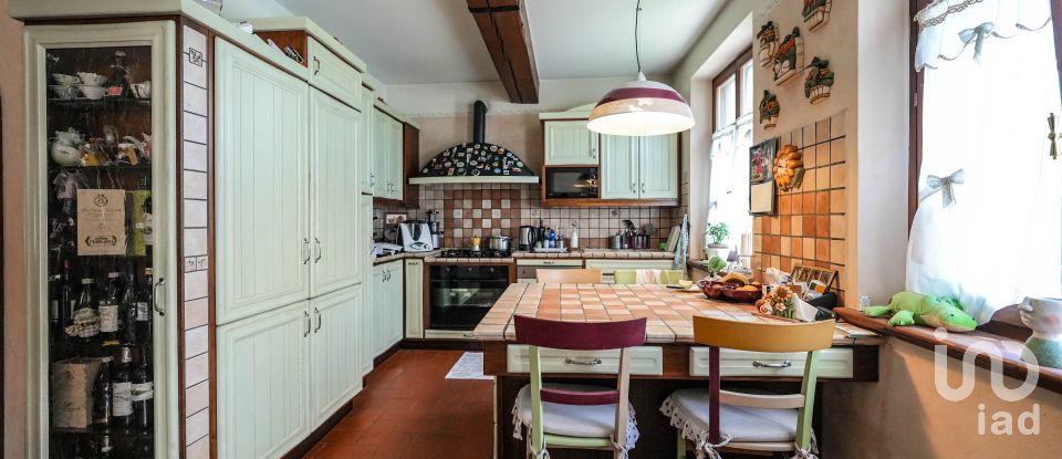 Casa indipendente / Villa 5 locali di 197 m² in Ostiglia (46035)