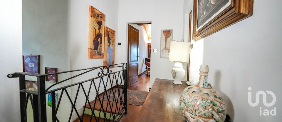 Casa indipendente / Villa 5 locali di 197 m² in Ostiglia (46035)