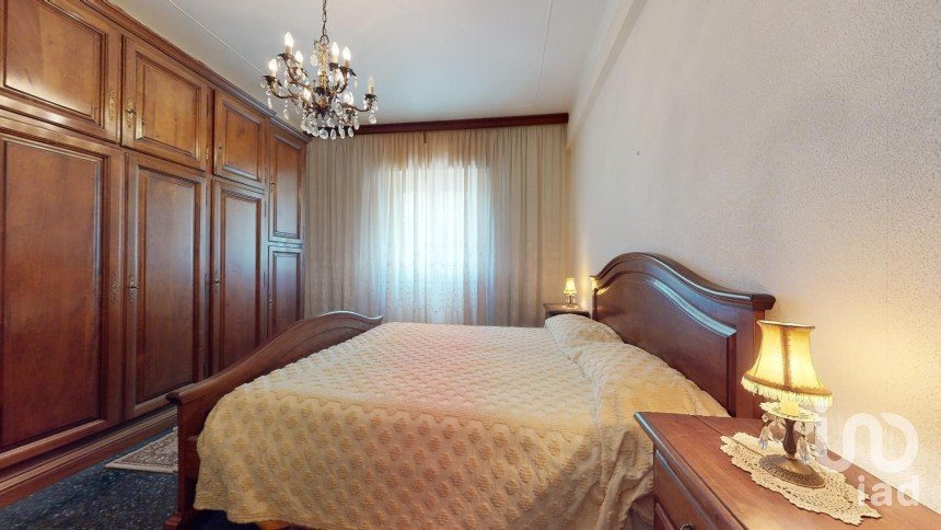 Apartment 5 rooms of 70 m² in Genova (16153)