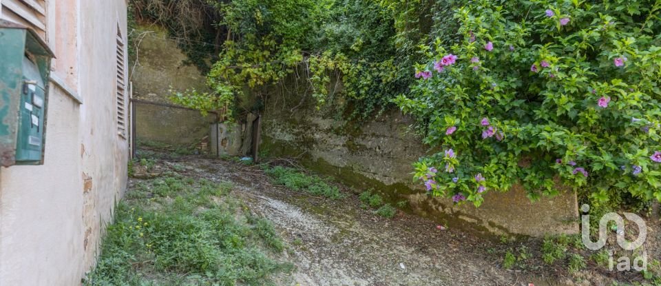 Mansion 8 rooms of 172 m² in Pollenza (62010)