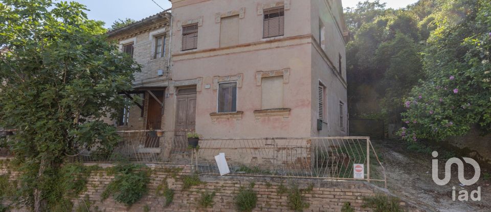 Mansion 8 rooms of 172 m² in Pollenza (62010)