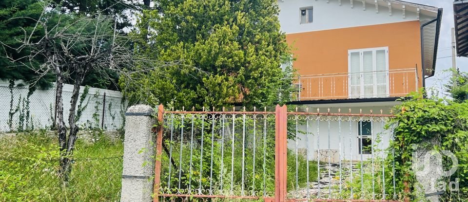 Casa indipendente / Villa 6 locali di 100 m² in Amandola (63857)