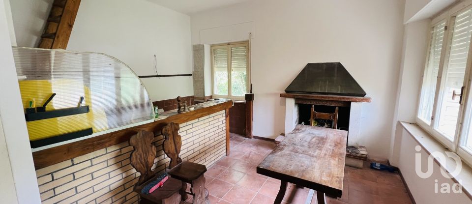 Casa indipendente / Villa 6 locali di 100 m² in Amandola (63857)