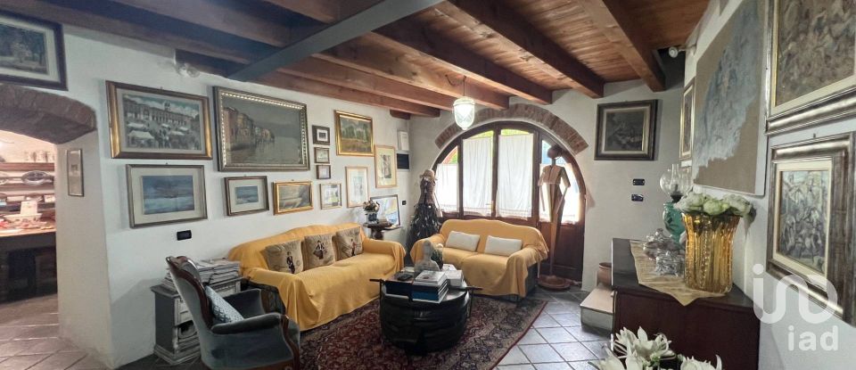Country house 12 rooms of 413 m² in Padenghe sul Garda (25080)
