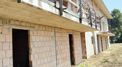 Costruzione di 820 m² in Collecorvino (65010)