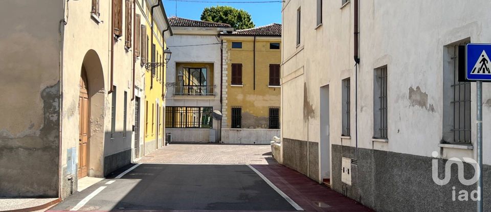 Town house 7 rooms of 220 m² in Ceresara (46040)