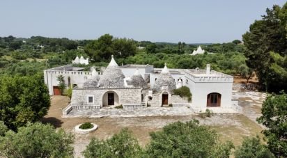 Trullo 16 locali di 270 m² in Ceglie Messapica (72013)