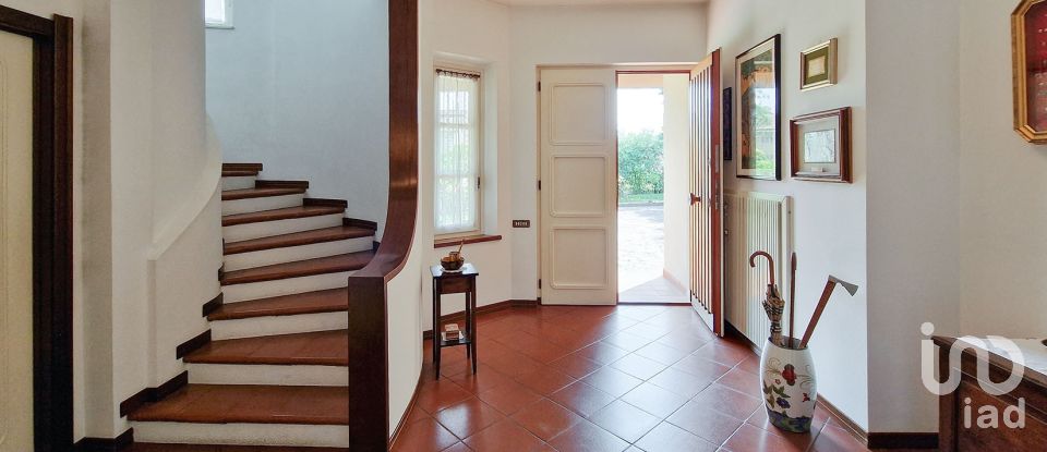 Casale 12 locali di 405 m² in Sant'Elpidio a Mare (63811)