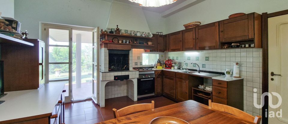 Casale 12 locali di 405 m² in Sant'Elpidio a Mare (63811)