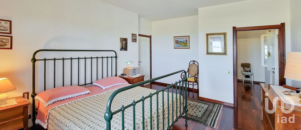 Casale 12 locali di 405 m² in Sant'Elpidio a Mare (63811)