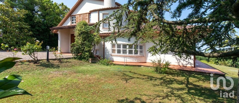 Casale 12 locali di 405 m² in Sant'Elpidio a Mare (63811)