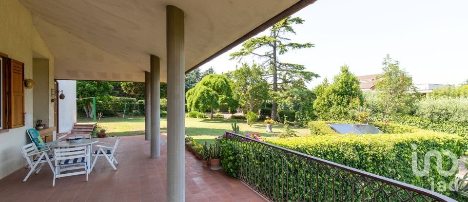 Casale 12 locali di 405 m² in Sant'Elpidio a Mare (63811)