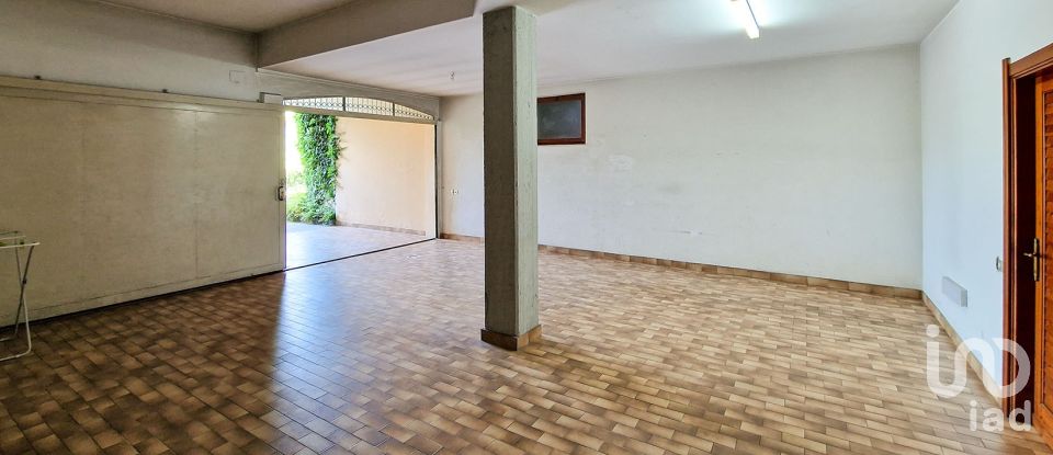 Casale 12 locali di 405 m² in Sant'Elpidio a Mare (63811)