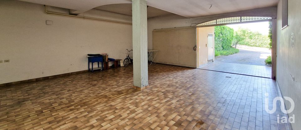 Casale 12 locali di 405 m² in Sant'Elpidio a Mare (63811)