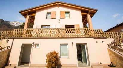 Town house 11 rooms of 160 m² in Ferrara di Monte Baldo (37020)