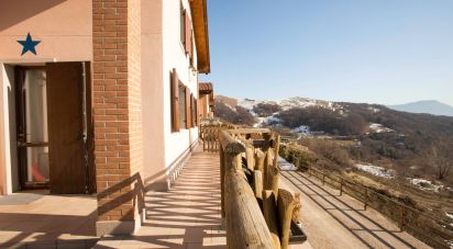 Casa indipendente 11 locali di 160 m² in Ferrara di Monte Baldo (37020)