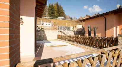 Casa indipendente 11 locali di 160 m² in Ferrara di Monte Baldo (37020)