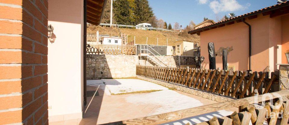 Townhouse 11 rooms of 160 m² in Ferrara di Monte Baldo (37020)