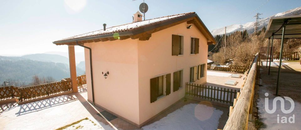 Townhouse 11 rooms of 160 m² in Ferrara di Monte Baldo (37020)