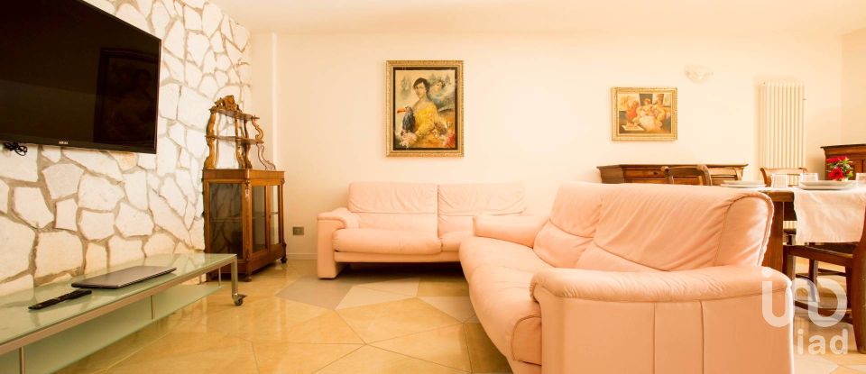 Townhouse 11 rooms of 160 m² in Ferrara di Monte Baldo (37020)