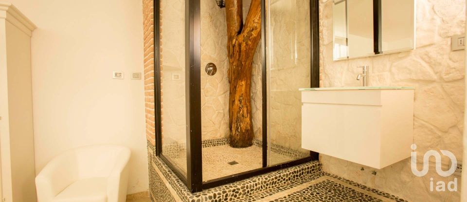 Townhouse 11 rooms of 160 m² in Ferrara di Monte Baldo (37020)