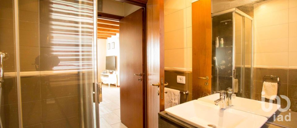 Townhouse 11 rooms of 160 m² in Ferrara di Monte Baldo (37020)