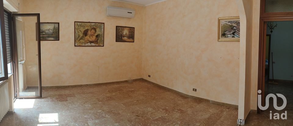 Town house 15 rooms of 280 m² in Moscufo (65010)