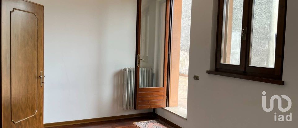 House 5 rooms of 220 m² in Carpenedolo (25013)