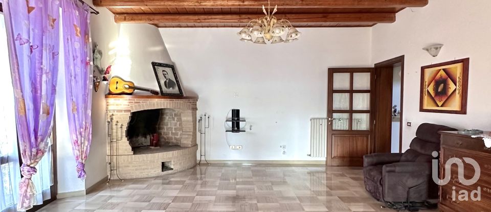 Casa indipendente 11 locali di 335 m² in Potenza Picena (62018)