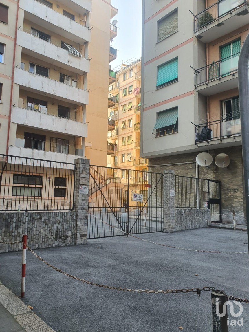 Posto auto/Box di 10 m² in Genova (16151)
