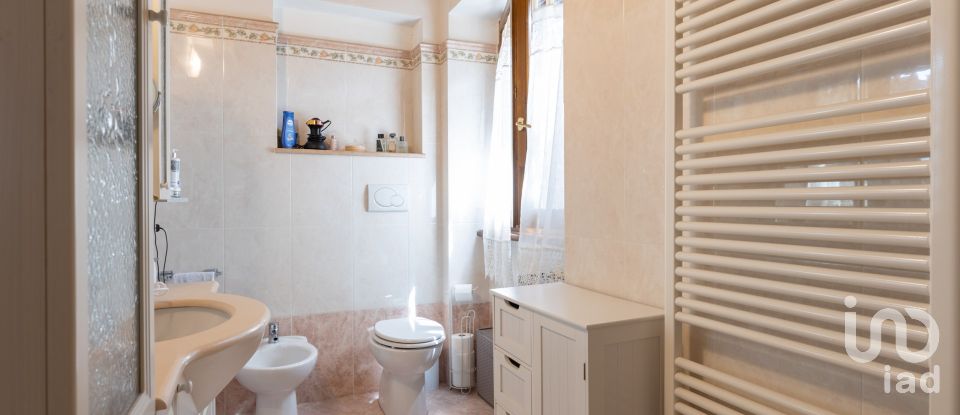 Rustico 8 locali di 355 m² in Camerino (62032)