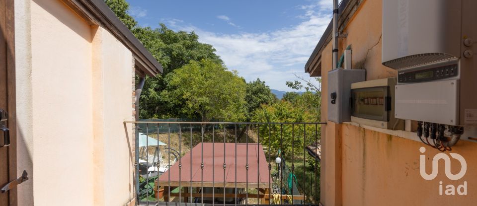 Rustico 8 locali di 355 m² in Camerino (62032)