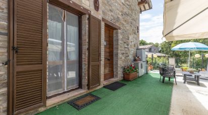 Rustico 8 locali di 355 m² in Camerino (62032)