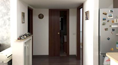 Palazzo / Stabile 5 locali di 72 m² a Montopoli di Sabina (02034)