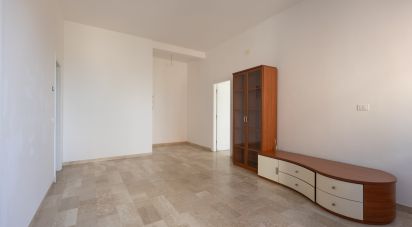 Varie superfici 4 locali di 80 m² a Osimo (60027)