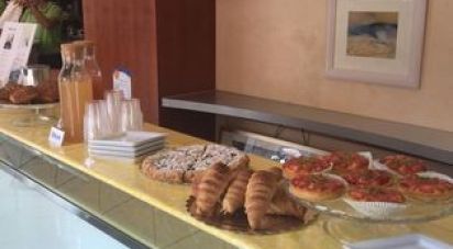 Bar di 187 m² in Falconara Marittima (60015)