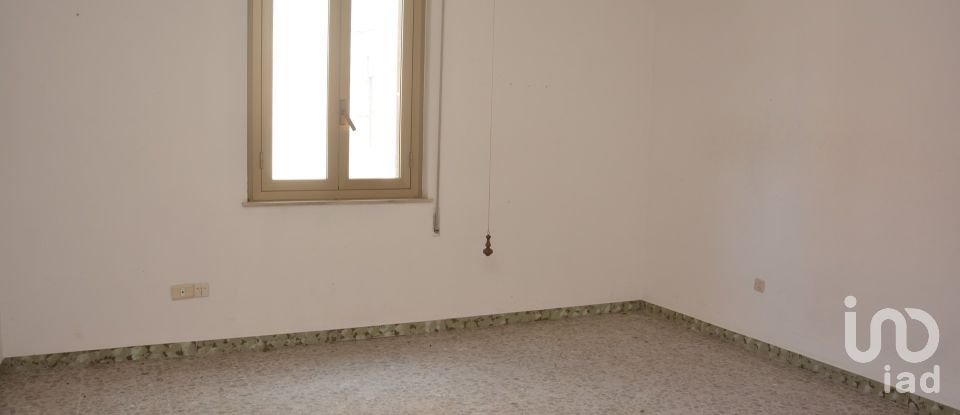 Land 4 rooms of 174 m² in Terni (05100)