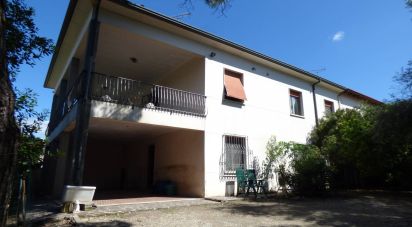 House 5 rooms of 248 m² in Castiglione delle Stiviere (46043)