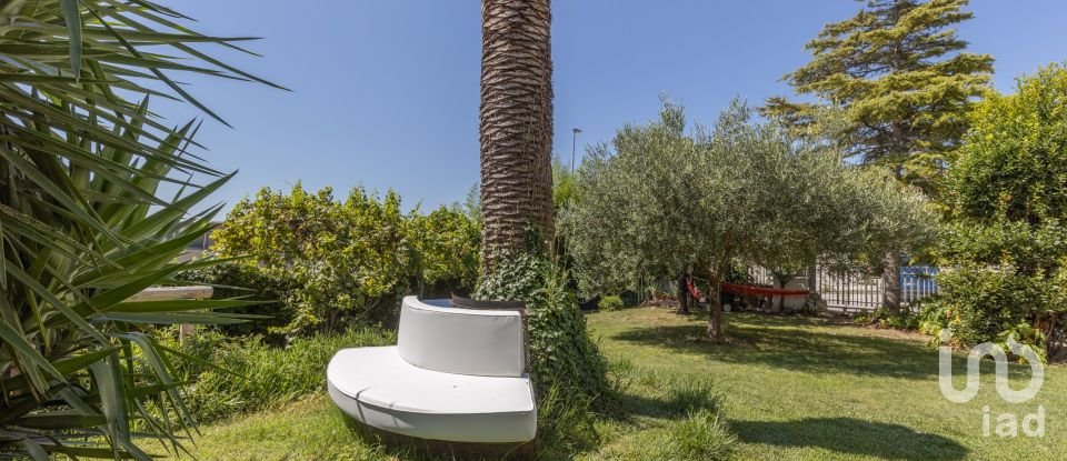 Townhouse 9 rooms of 205 m² in Sirolo (60020)