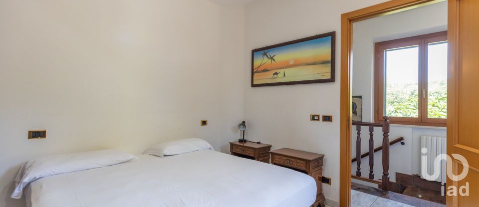 Townhouse 9 rooms of 205 m² in Sirolo (60020)